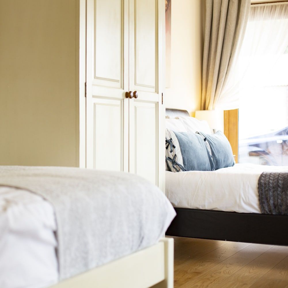 Hillcroft Self Catering Family Chalet, 1 Bedroom 2