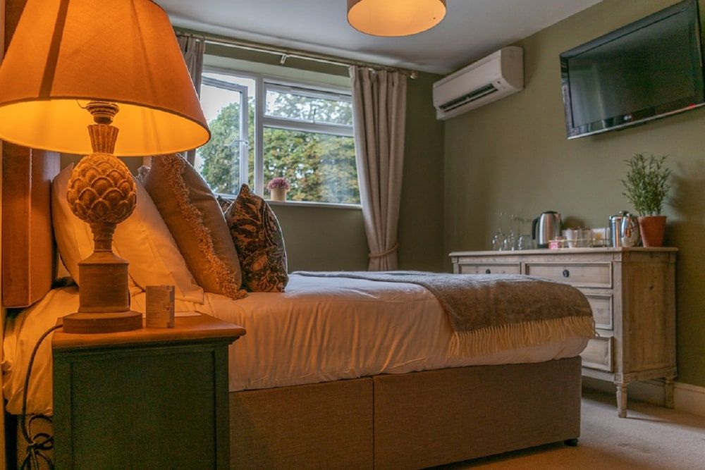 The Bird In Hand Luxury Double Room, Ensuite (No Children) 7