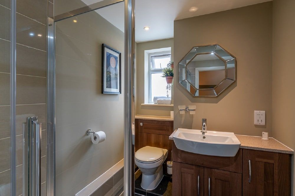 The Bird In Hand Luxury Double Room, Ensuite (No Children) 2