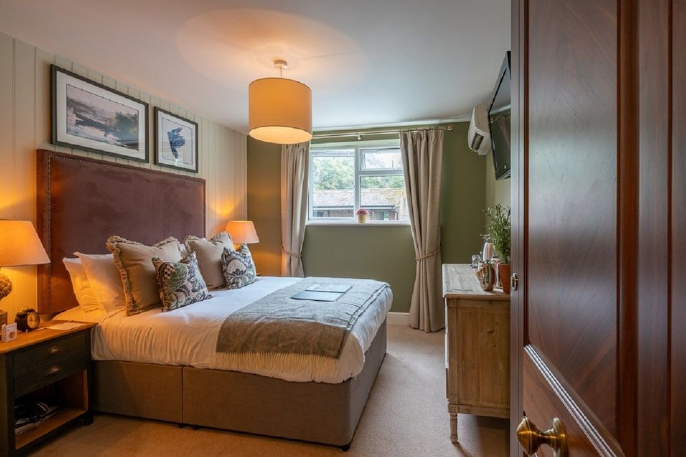 The Bird In Hand Luxury Double Room, Ensuite (No Children) 3