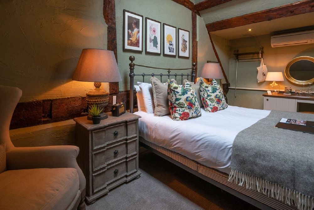 The Bird In Hand Superior Suite, Ensuite 2