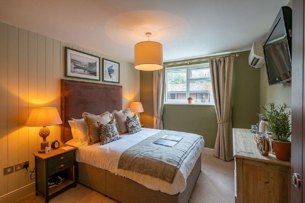 The Bird In Hand Luxury Double Room, Ensuite (No Children) 4