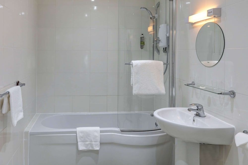 Best Western Claydon Hotel Deluxe Room, 1 Double Bed, Non Smoking 3