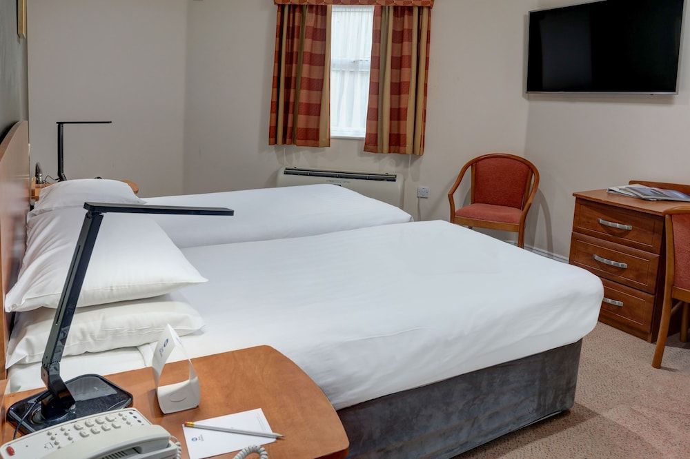 Best Western Claydon Hotel Standard Room, 2 Twin Beds, Non Smoking 3