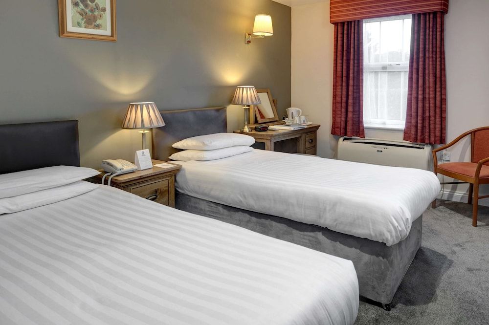 Best Western Claydon Hotel Standard Room, 2 Twin Beds, Non Smoking 4