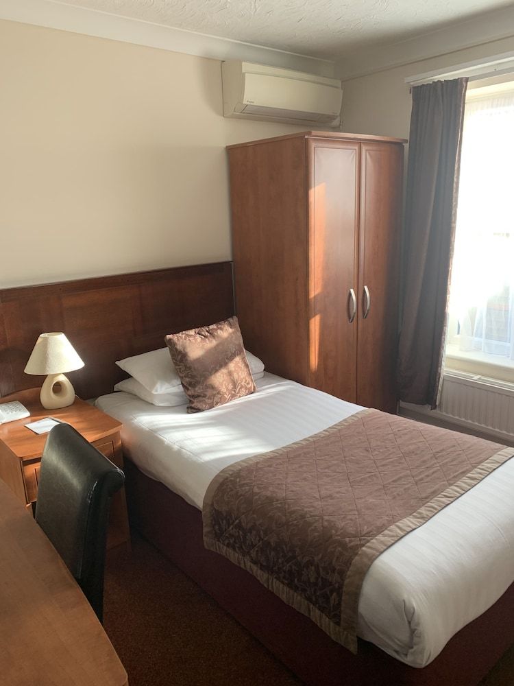 Best Western Claydon Hotel Standard Room, 1 Twin Bed, Non Smoking 2