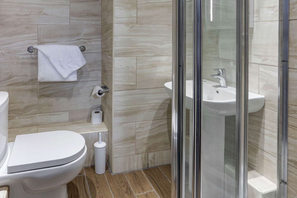 Best Western Claydon Hotel Standard Room, 2 Twin Beds, Non Smoking 5