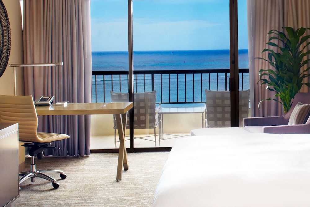 Suite, 1 Bedroom, 2 Bathrooms, Tower (Ali'i Tower, Private check-in)