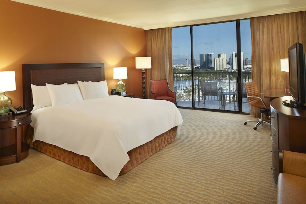 Room, 1 King Bed, Bathtub (Rainbow Tower, Marina/Ocean)