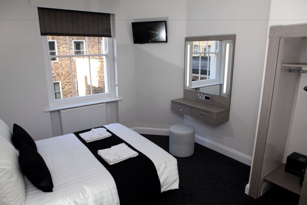 The Omega Double Room 6