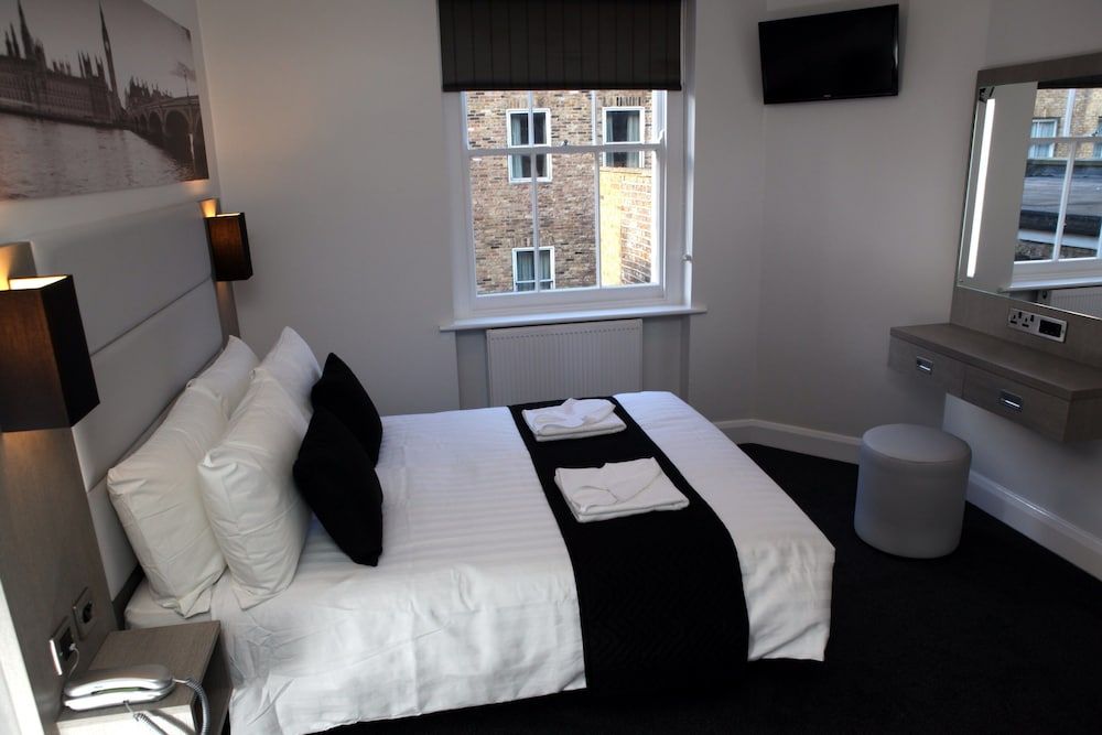 The Omega Double Room 2