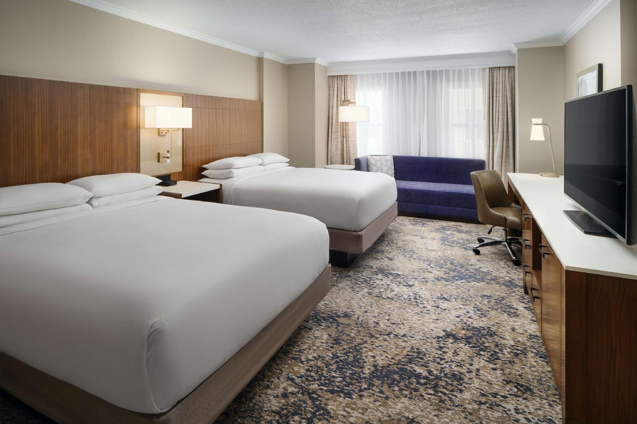 RIVERFRONT 2 QUEEN BEDS - RIVERSIDE BUILDING