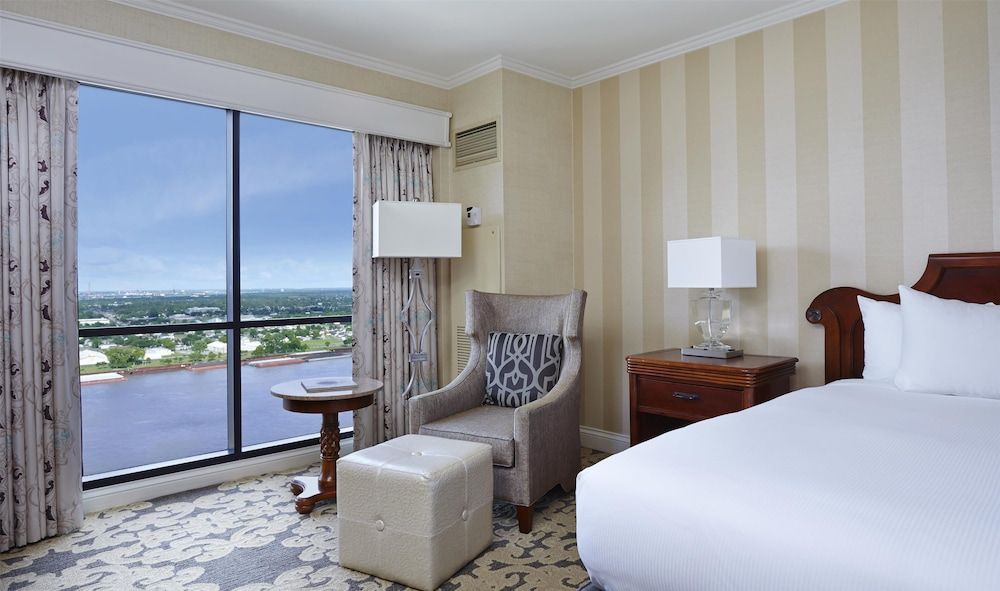 Room, 1 King Bed, Accessible, Bathtub (Mobility & Hearing, River View)