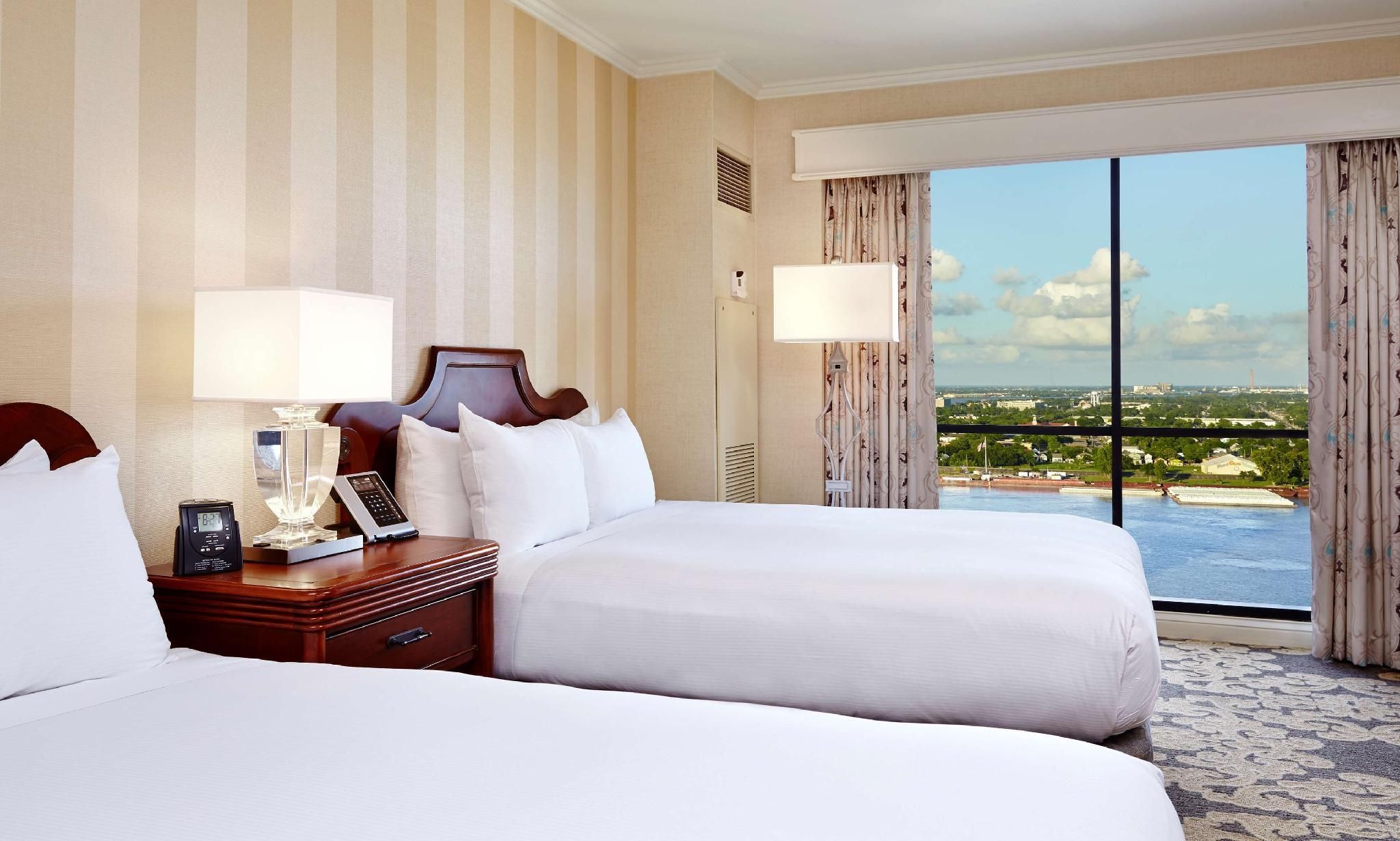 Deluxe River View 2 Queen Beds