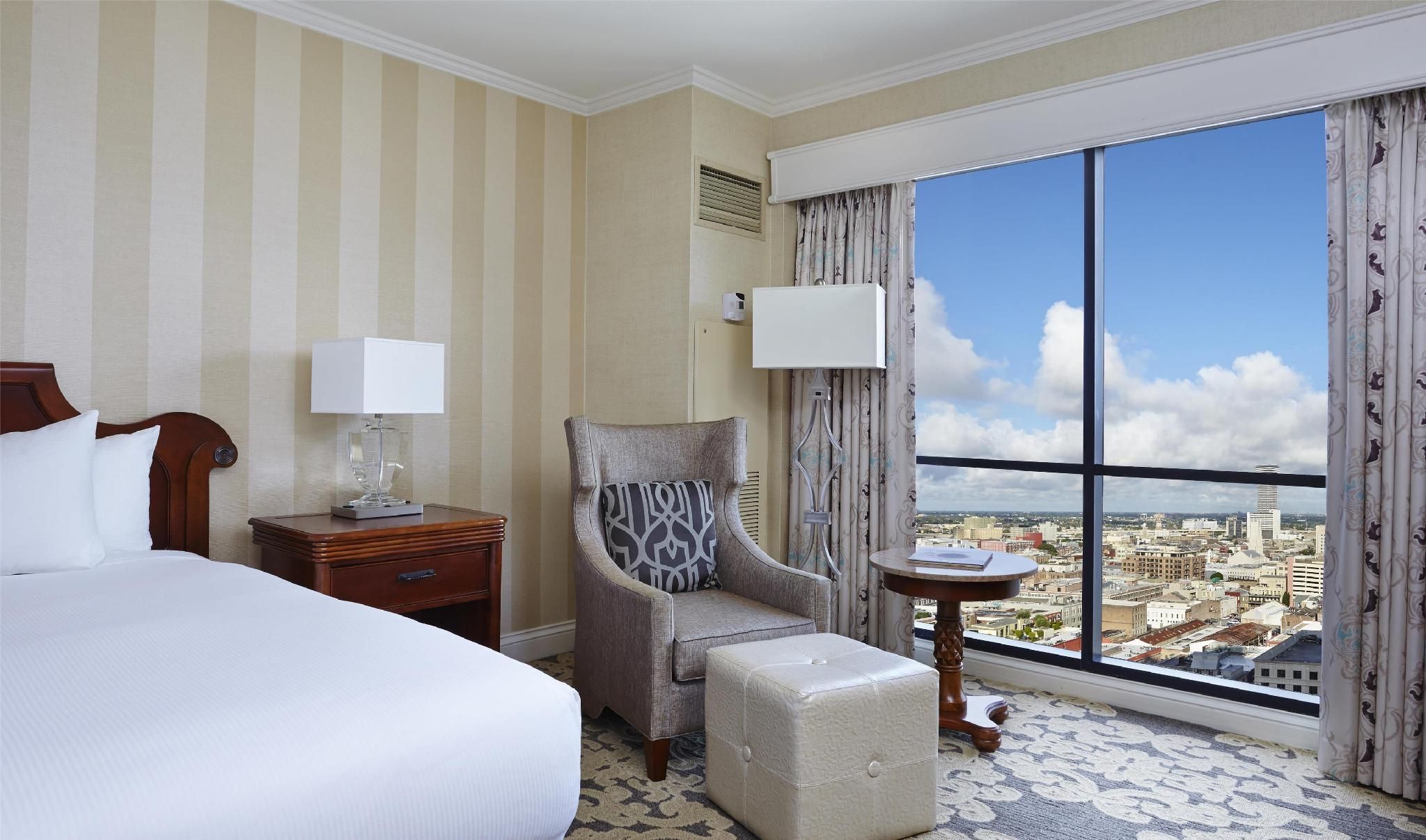 Standard 1 King Bed Hearing Accessible