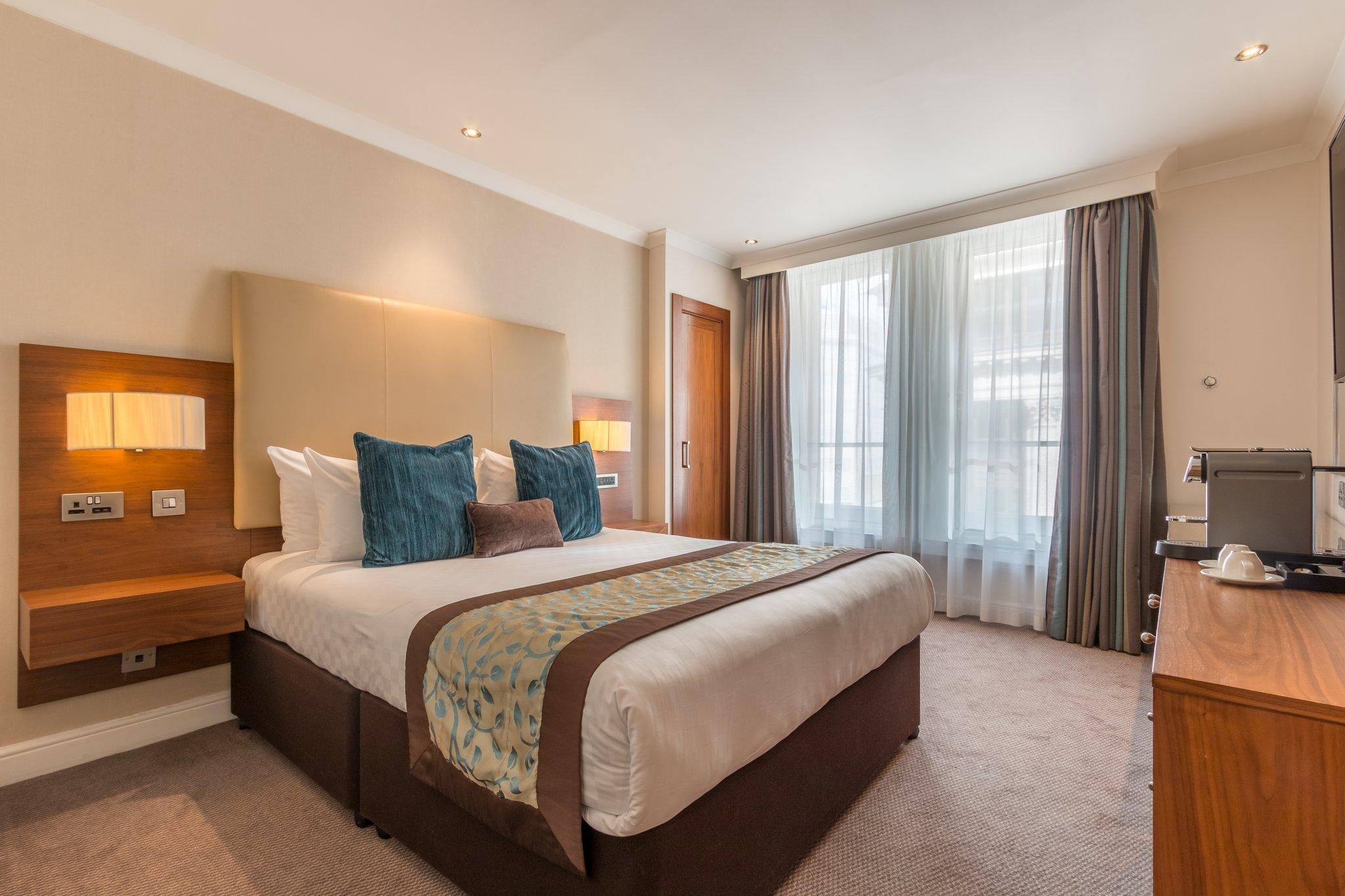 Deluxe King Bed