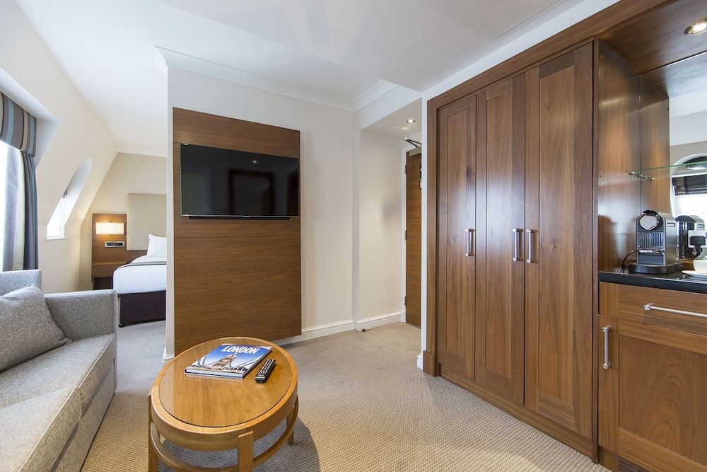 Junior Suite, 1 King Bed with Sofa bed