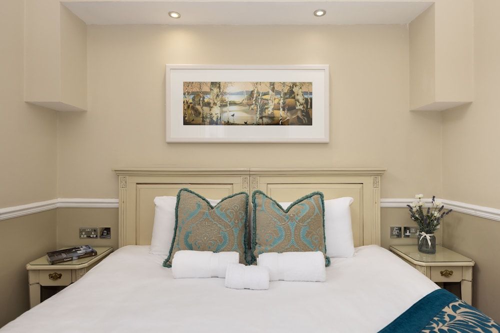 Haymarket Hotel Superior Double Room 5