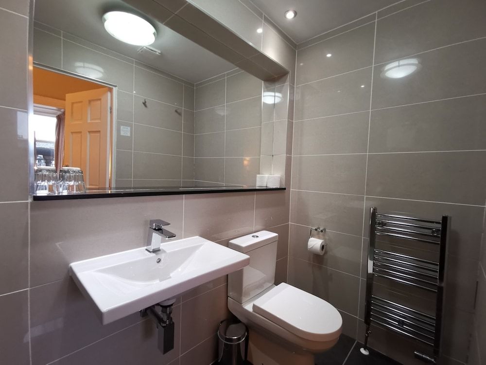 Haymarket Hotel Basic Double Room, 1 Queen Bed 4