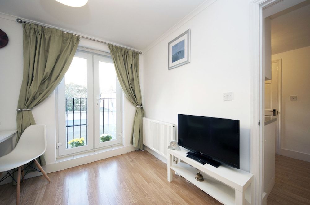 W14 Apartments Standard Apartment, 1 Bedroom 9