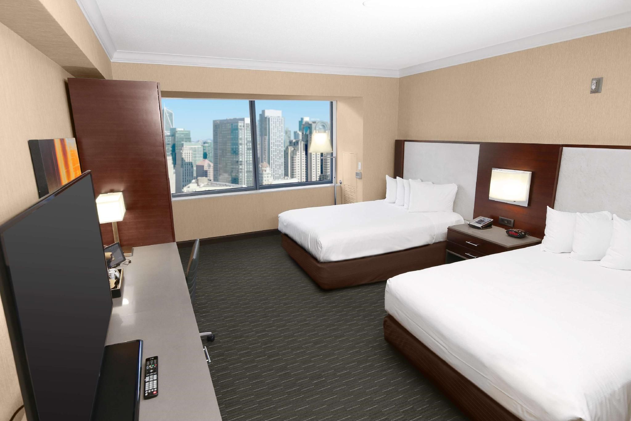 DELUXE 2 BED MOBILITY/HEARING ACCESS RI SHWR