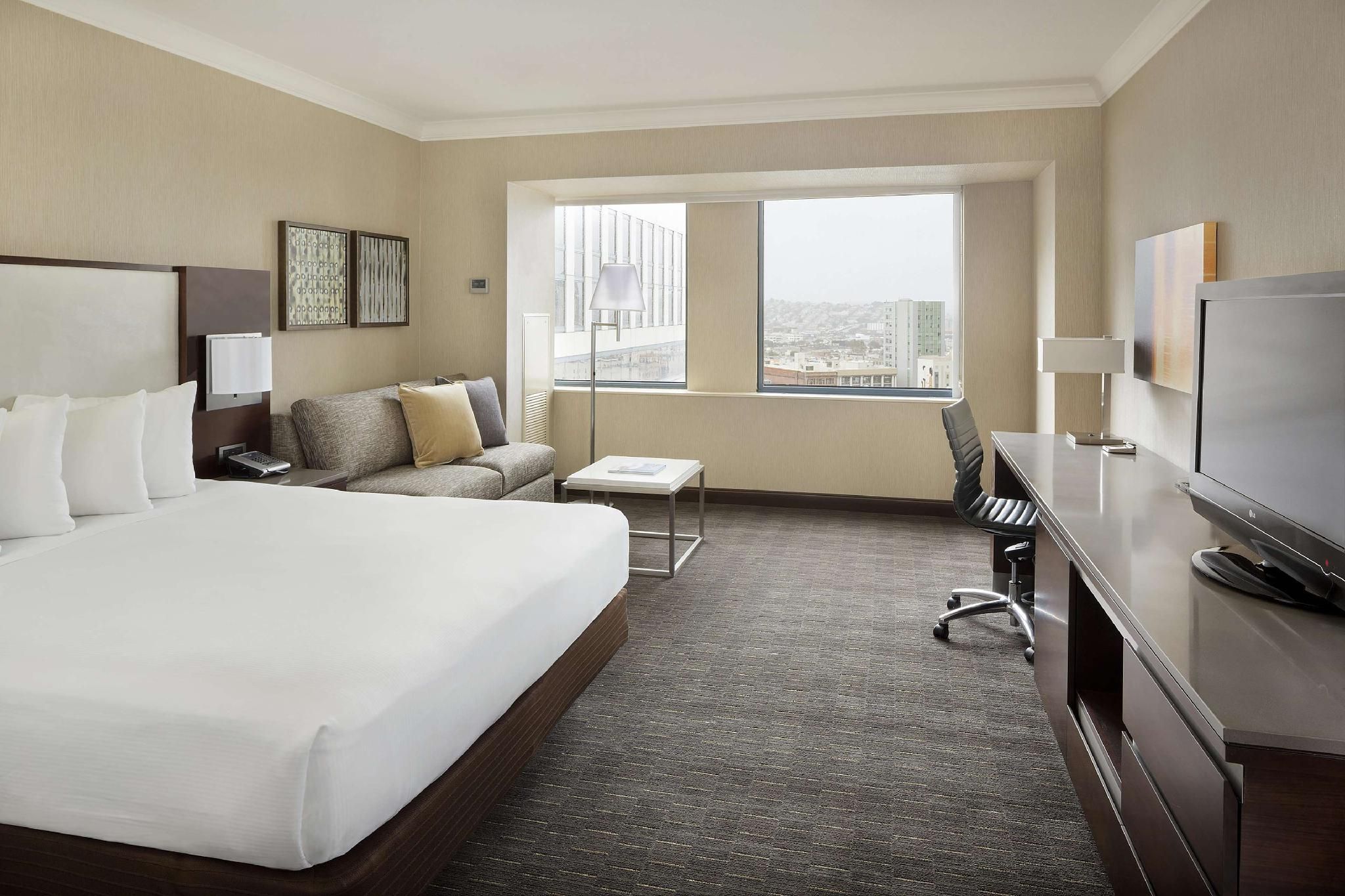 Deluxe 1 King Bed