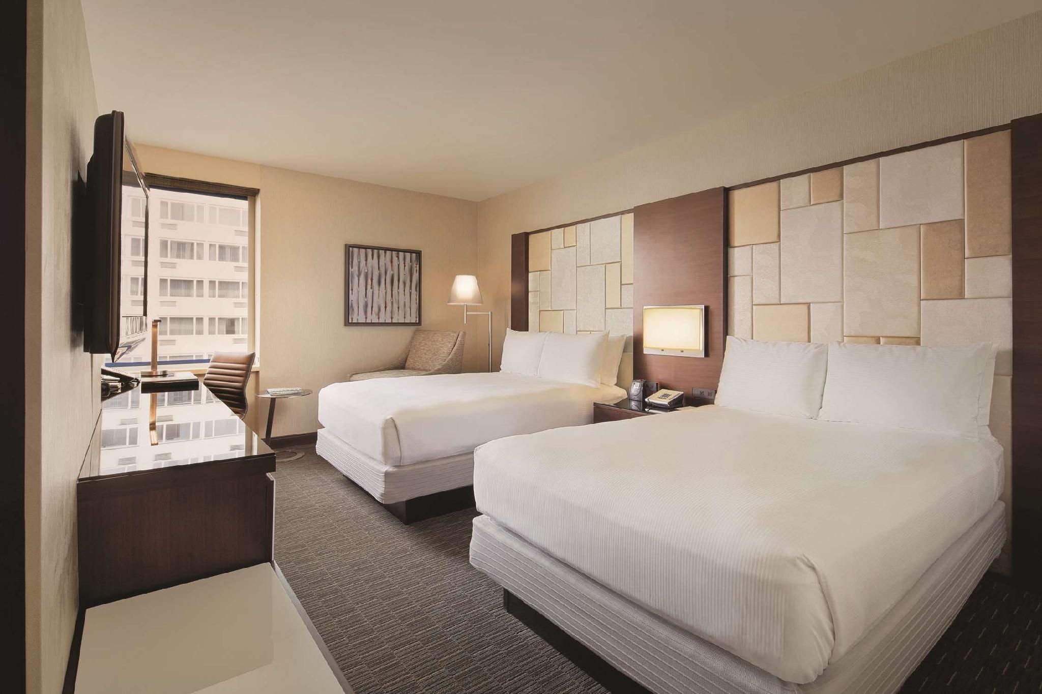2 Double Beds