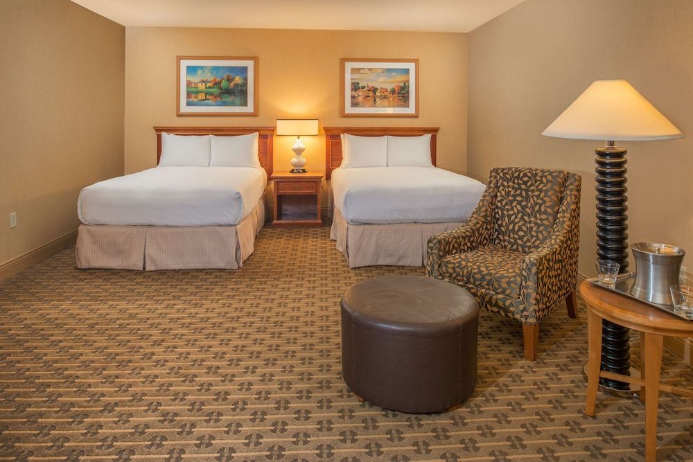 Deluxe Room, 2 Double Beds, Garden View (Mobility Access w/Bathtub)