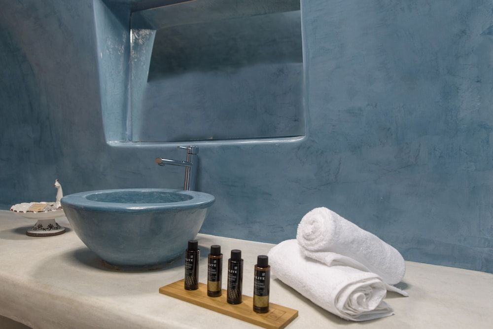 Lagadi Suites by K&K Apanemo Suite by K7K with Exterior Hot Tub 6