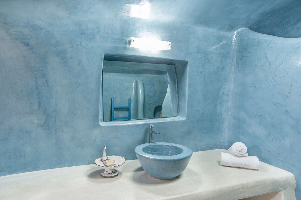 Lagadi Suites by K&K Apanemo Suite by K7K with Exterior Hot Tub 8