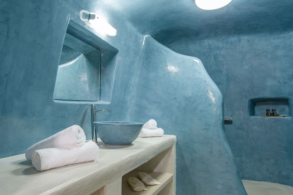 Lagadi Suites by K&K Apanemo Suite by K7K with Exterior Hot Tub 5