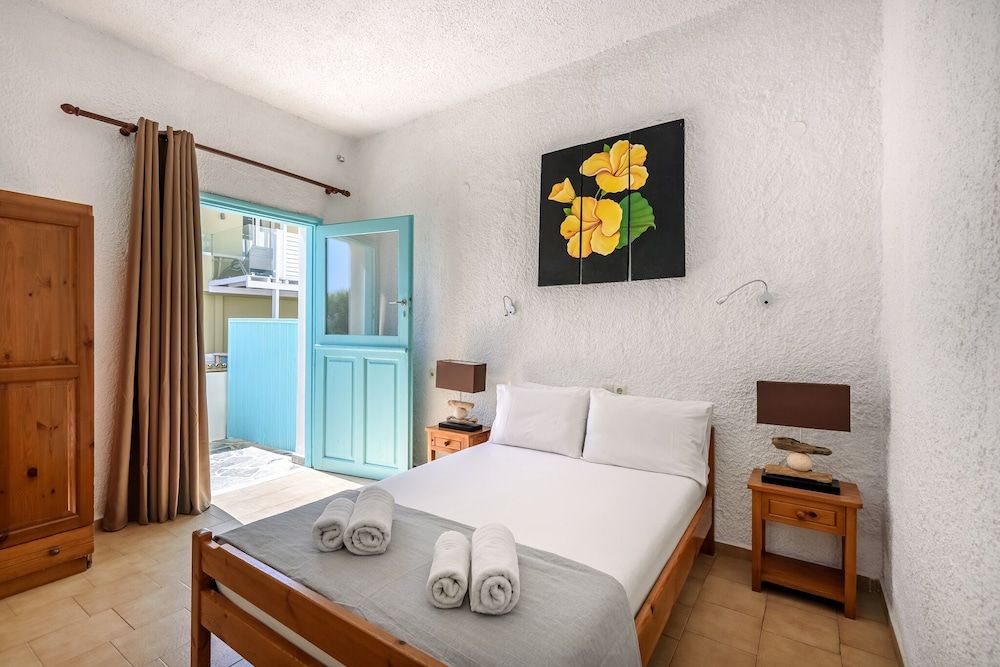 Apartment, 2 Bedrooms, Balcony, Partial Sea View