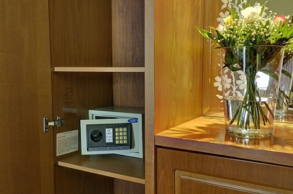 Hotel Nefeli Standard Triple Room 4