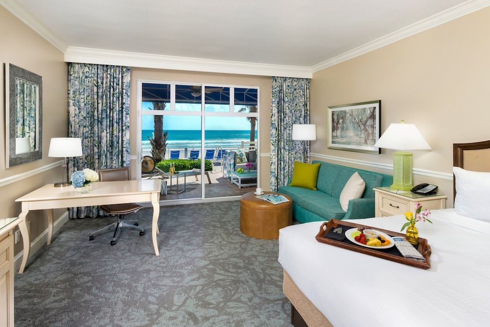 The Shores Resort & Spa Room, 1 King Bed, Oceanfront (Cabana)