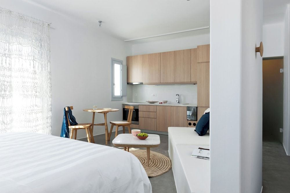 Santorini Heights Luxury Studio Suite (Aegean Dream) 7