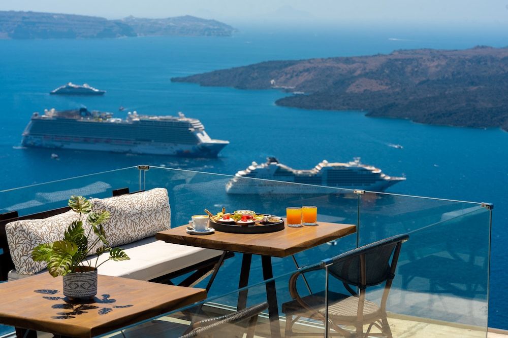 Daydream Luxury Suites Deluxe Suite, Hot Tub, Sea View 11