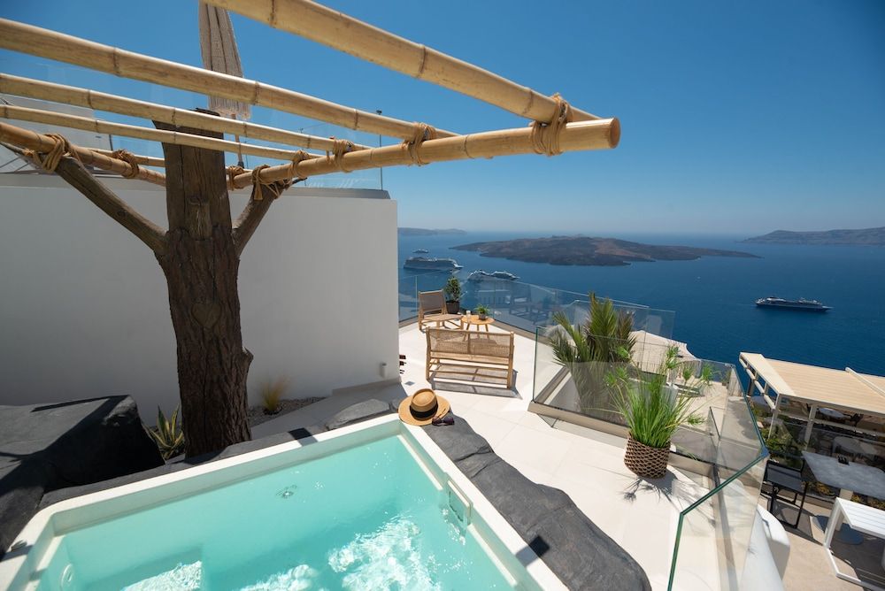 undefined Daydream Luxury Suites