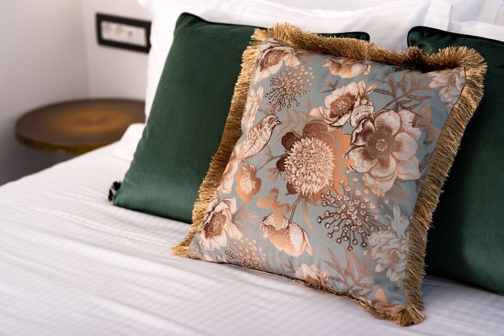 undefined Daydream Luxury Suites 10