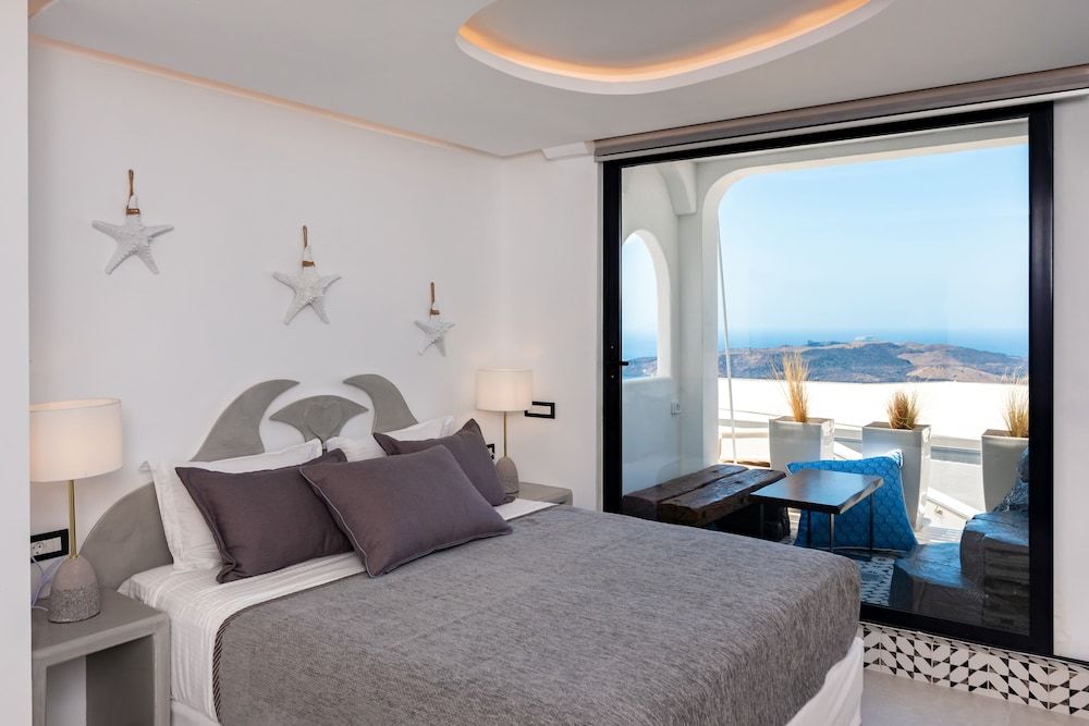 Daydream Luxury Suites Deluxe Suite, Hot Tub, Sea View 3