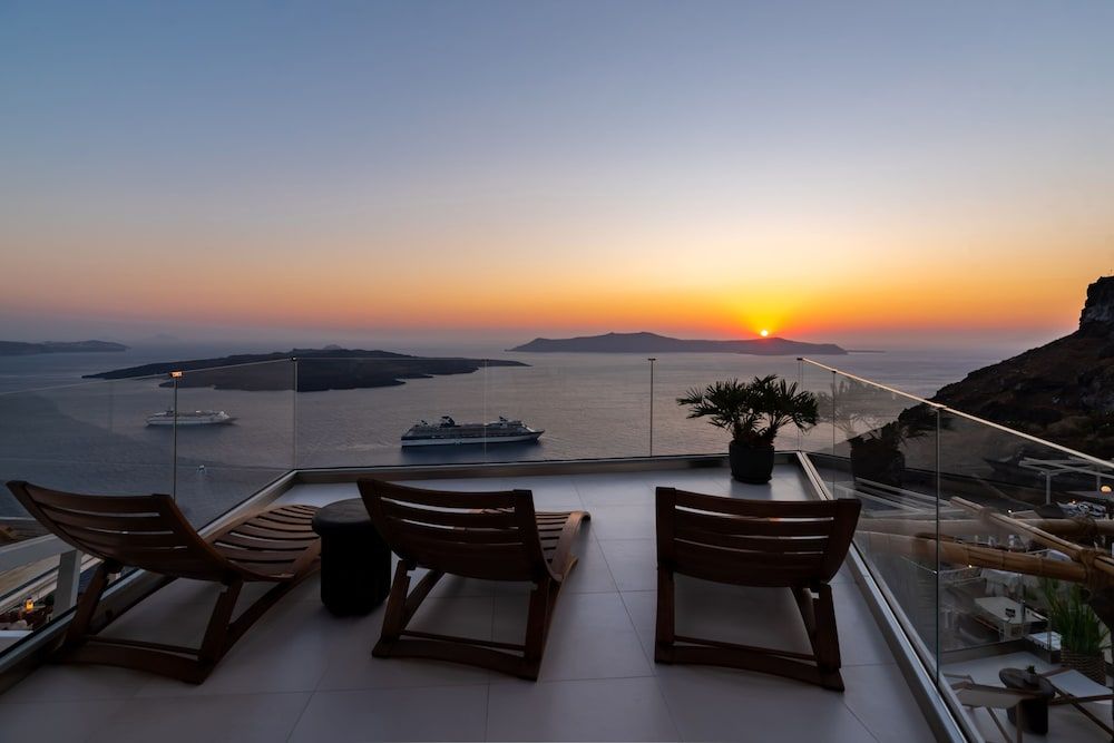 Daydream Luxury Suites Deluxe Suite, Hot Tub, Sea View 9