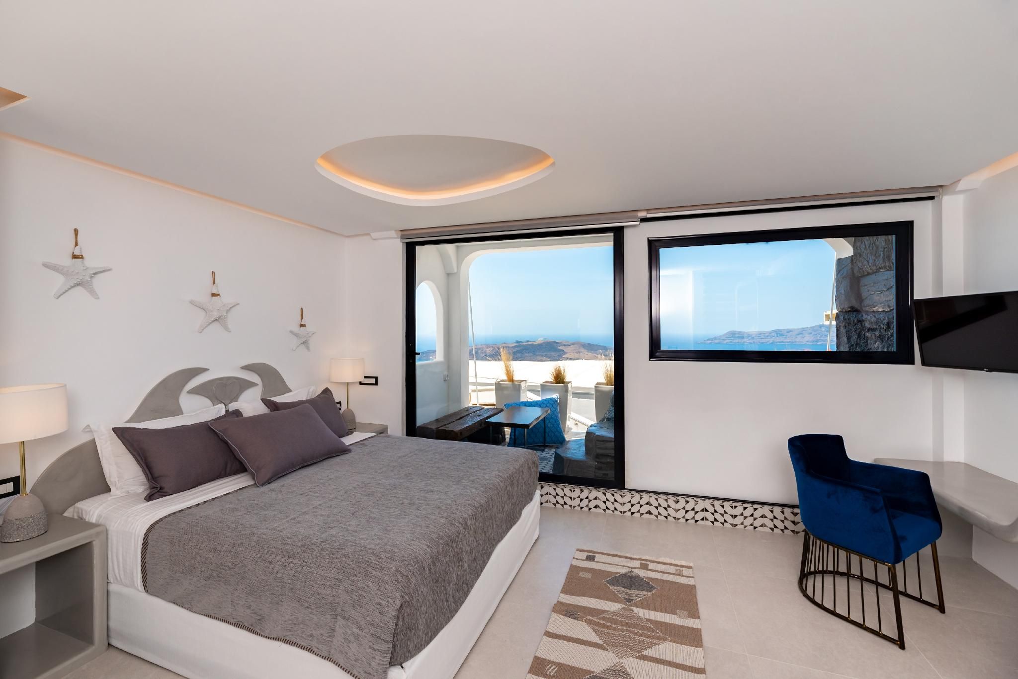 Deluxe Sea View Suite with Outdoor Heated Jetted Tub