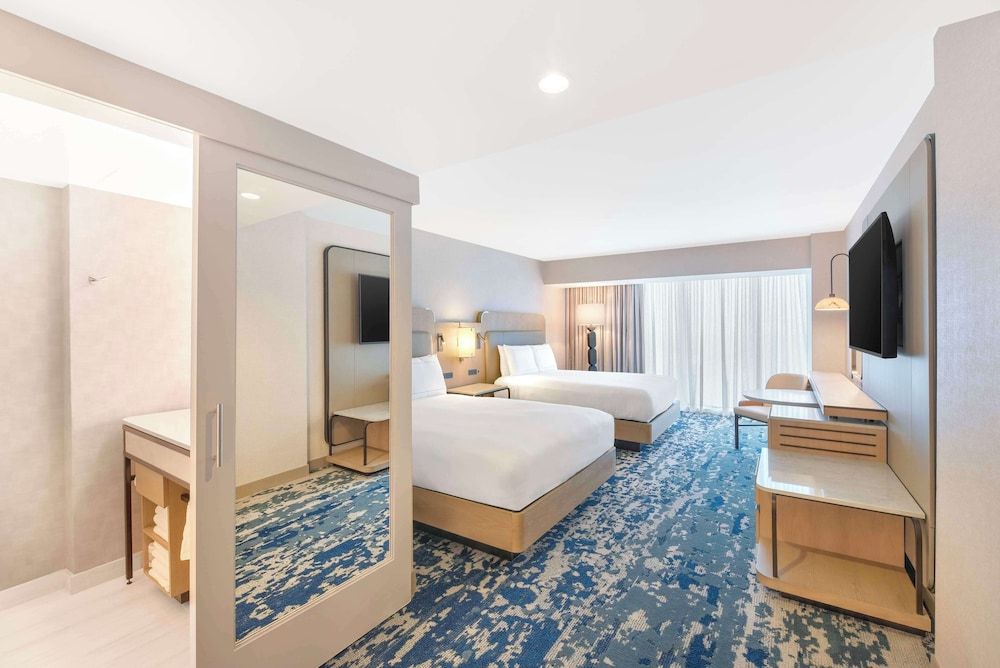 undefined Hilton Anaheim 9