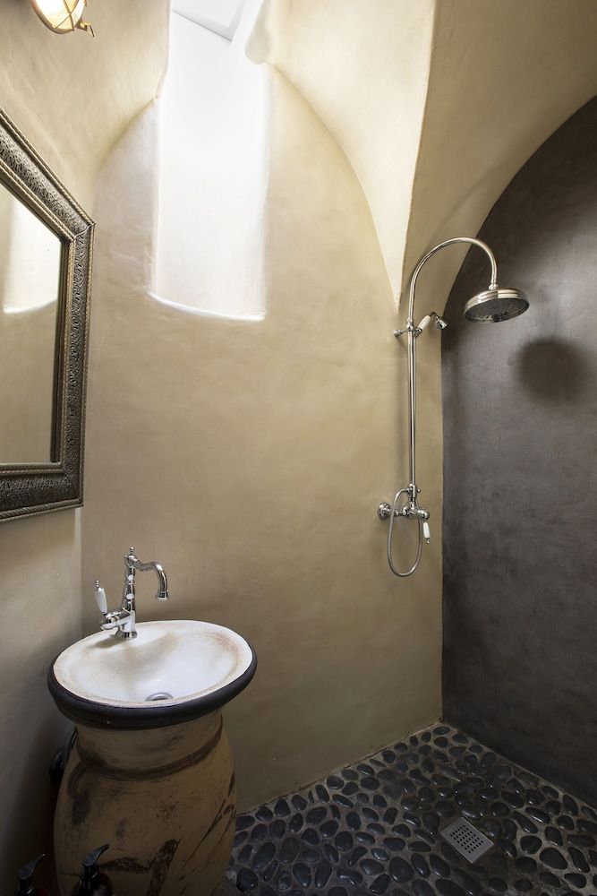 Ducato di Oia - Adults Only Double Room with Caldera View 4