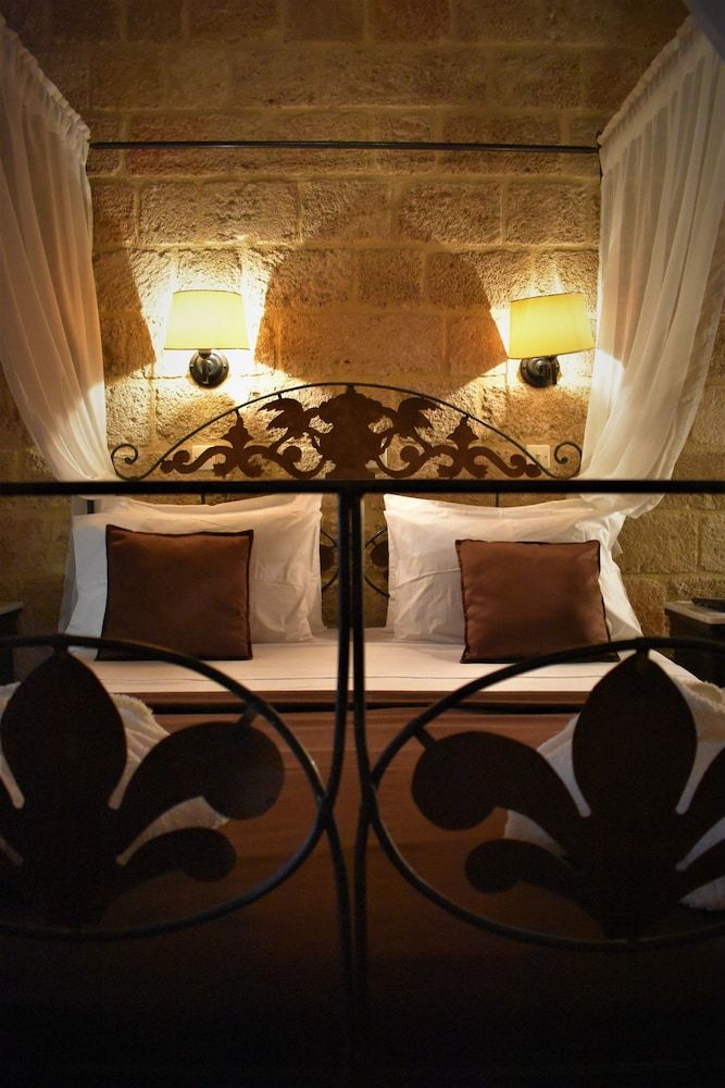 Suite, Annex Building (Medieval)