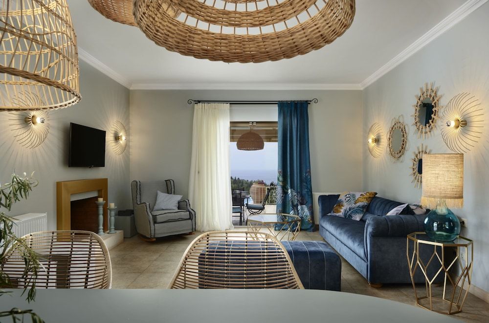 3 Bedroom Grand Villa with Private Heated Pool
