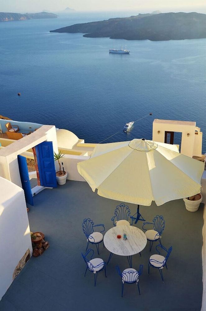 Fira white residence Deluxe Villa, 2 Bedrooms, Jetted Tub (Caldera View) 10