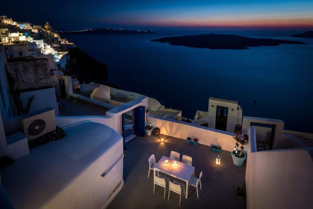 Fira white residence Deluxe Villa, 2 Bedrooms, Jetted Tub (Caldera View) 11