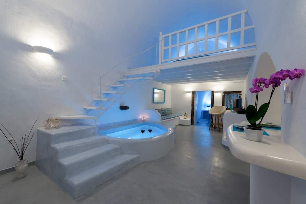 Fira white residence Deluxe Villa, 2 Bedrooms, Jetted Tub (Caldera View) 26