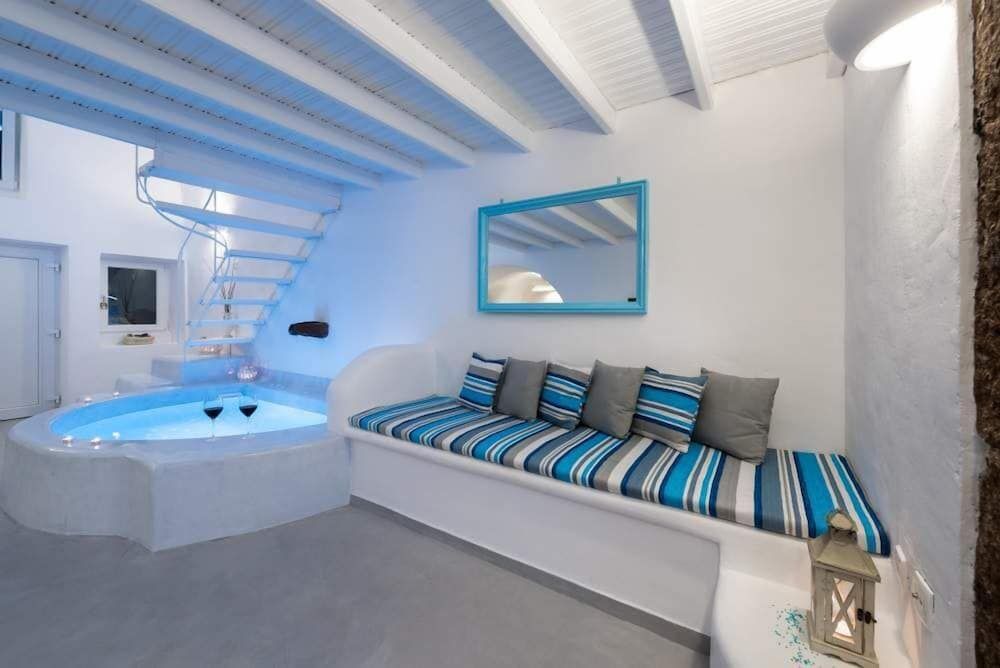 Fira white residence Deluxe Villa, 2 Bedrooms, Jetted Tub (Caldera View) 5