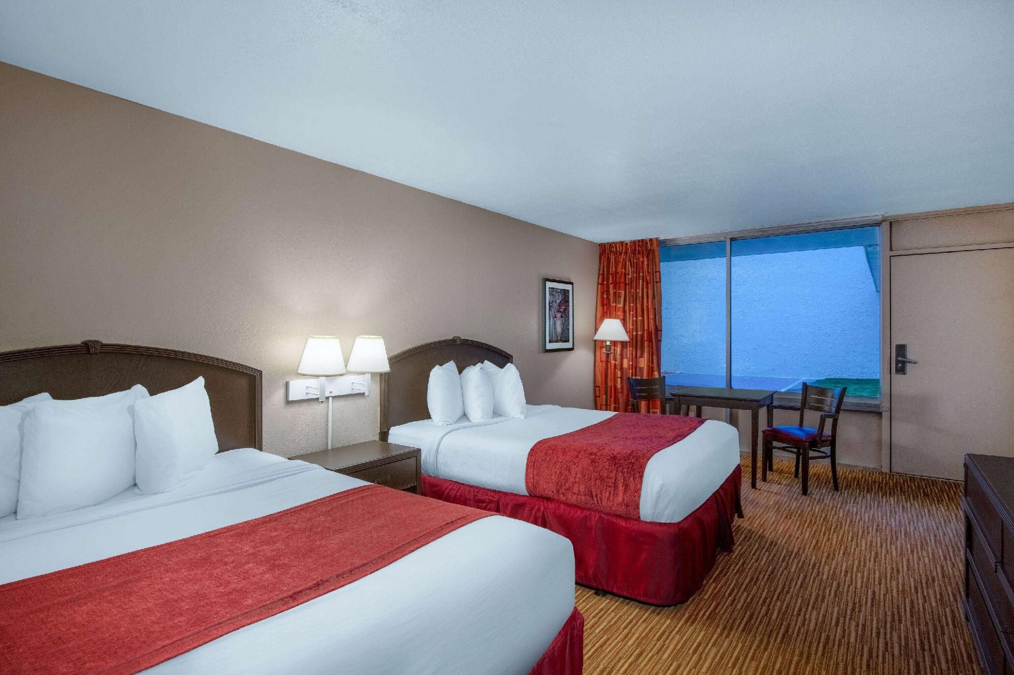2 Queen Beds, Pet-Friendly, Non-Smoking